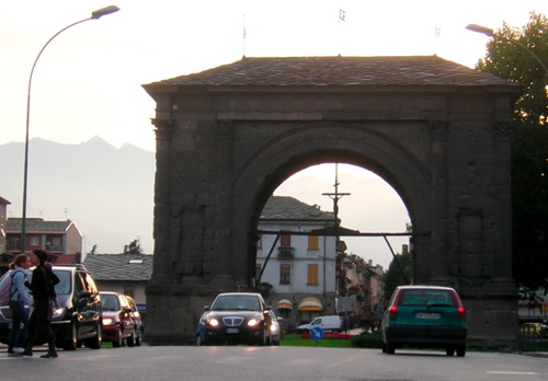 Aosta, Arco d'Augusto