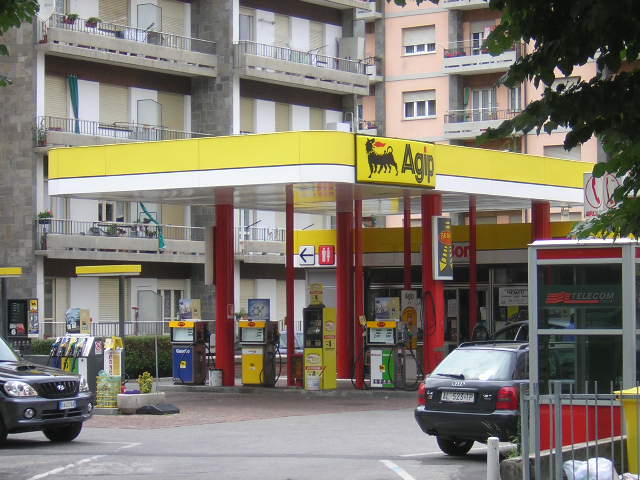 Un distributore di benzina
