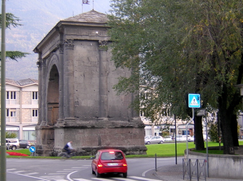 Aosta, Arco d'Augusto